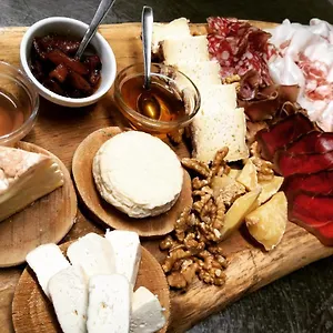 https://agriturismo-di-charme-e-ristorante-stallato-il-filo-di-paglia.hotelitalianriviera.com